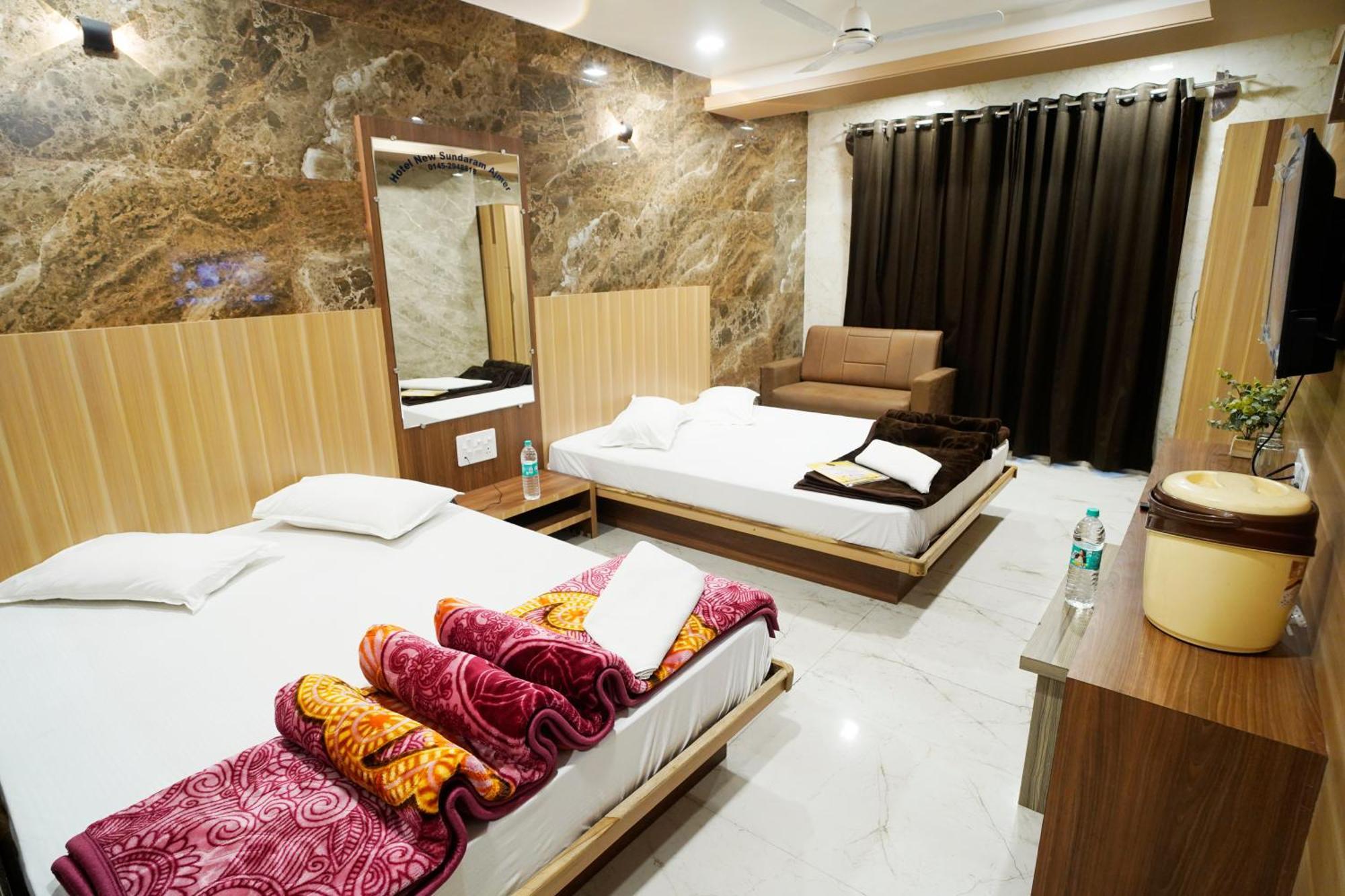 Hotel New Sundaram 150 Mtrs From Dargah Ajmer Bagian luar foto
