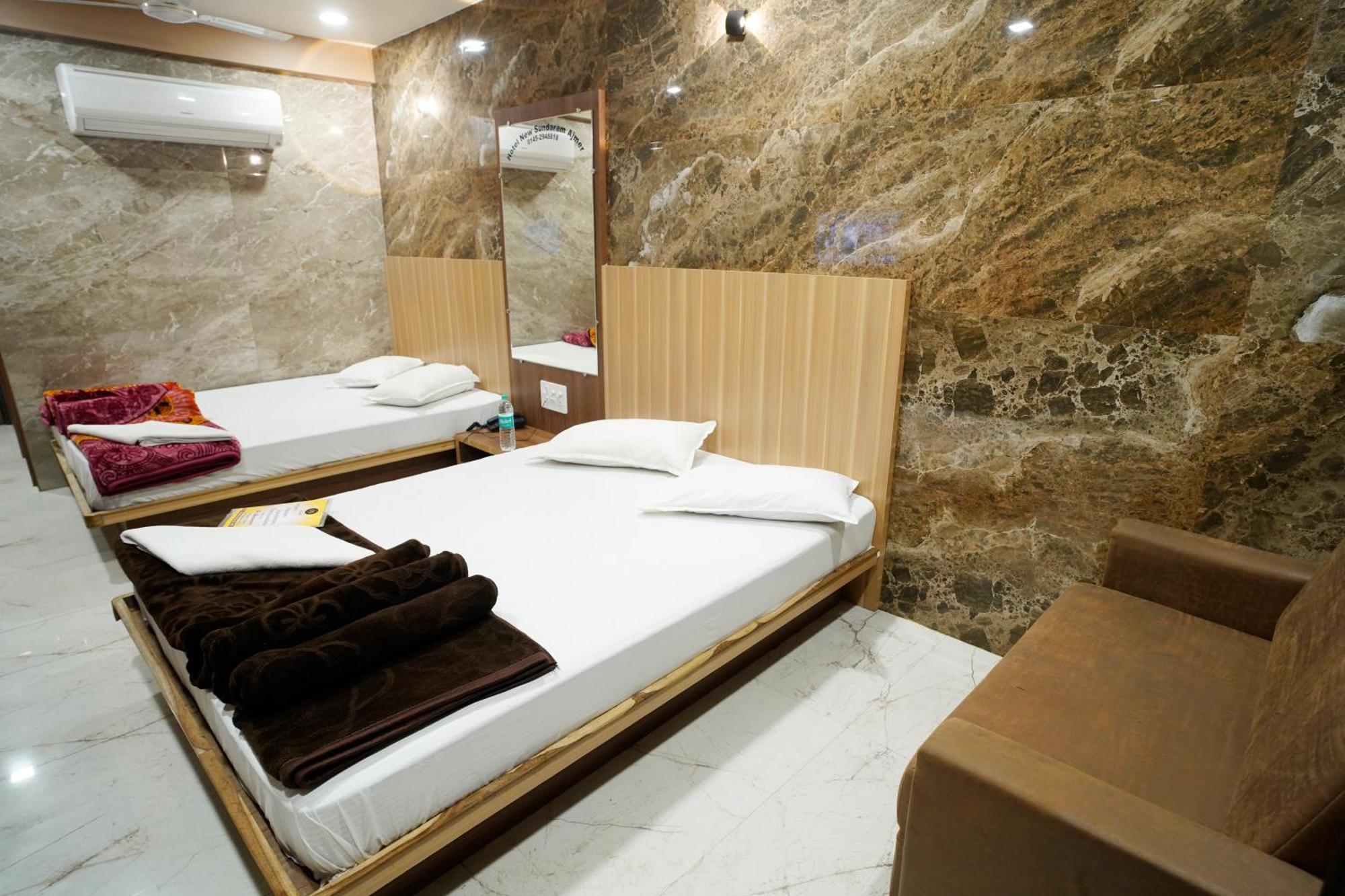 Hotel New Sundaram 150 Mtrs From Dargah Ajmer Bagian luar foto